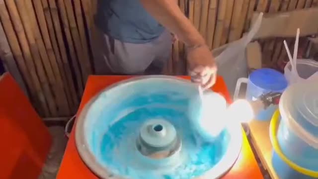 OLD SCHOOL Handmade Cotton Candy. Chiang Mai, Thailand.