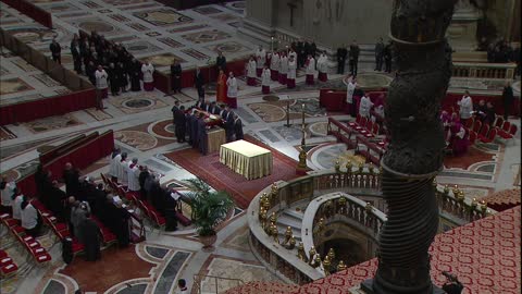 Übertragung Benedikt Petersdom