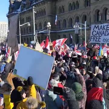 LOVE THAT BEAUTIFUL PEACEFUL PROTESTING!!!😍😍😍