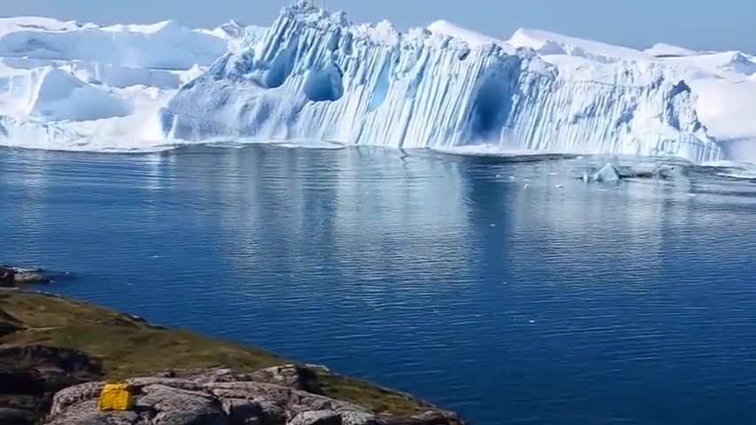 Video of iceberg melting greenland