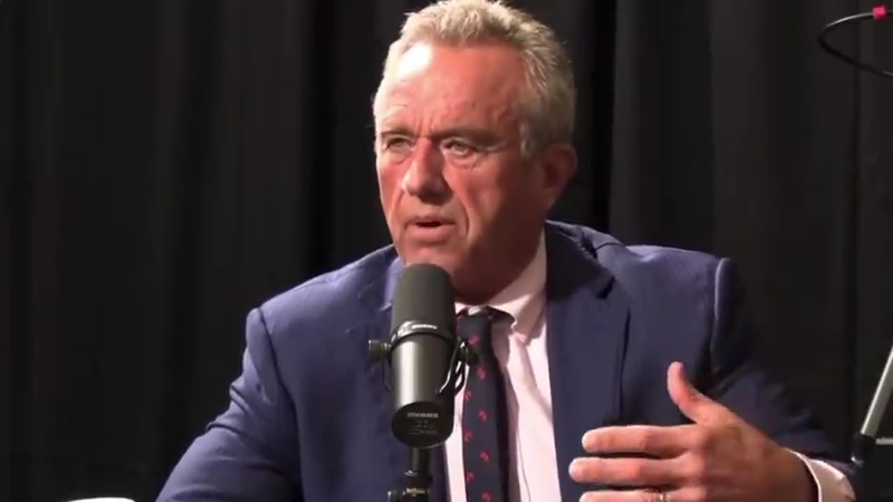 RFK Jr tells a story about being on Jeffrey Epstein's plane and realizing he was a "bad guy"