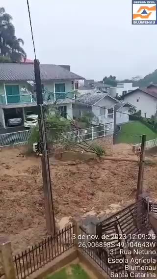 Chuva causa estragos em Blumenau e outras cidades de Santa Catarina