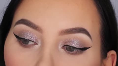 Soft and Easy Sparkly Eye Makeup Tutorial | Cool Toned Eye Makeup