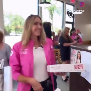 Monday Reminder: VOTE TRUMP! NO TAX ON TIPS! 💵🇺🇸