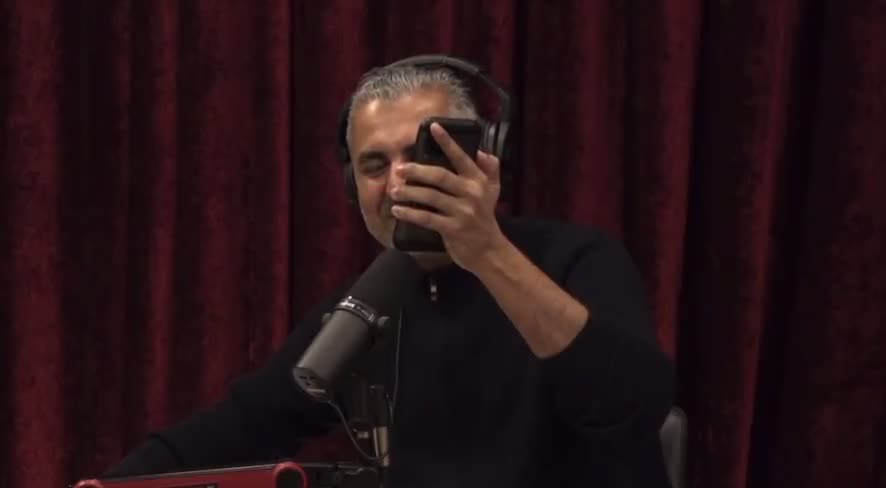 Rogan and Maajid mocking Klaus Schwab during their interview, adding Star Wars