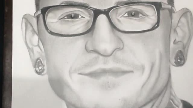 Desenho homenagem ao chester bennington do Linkin park
