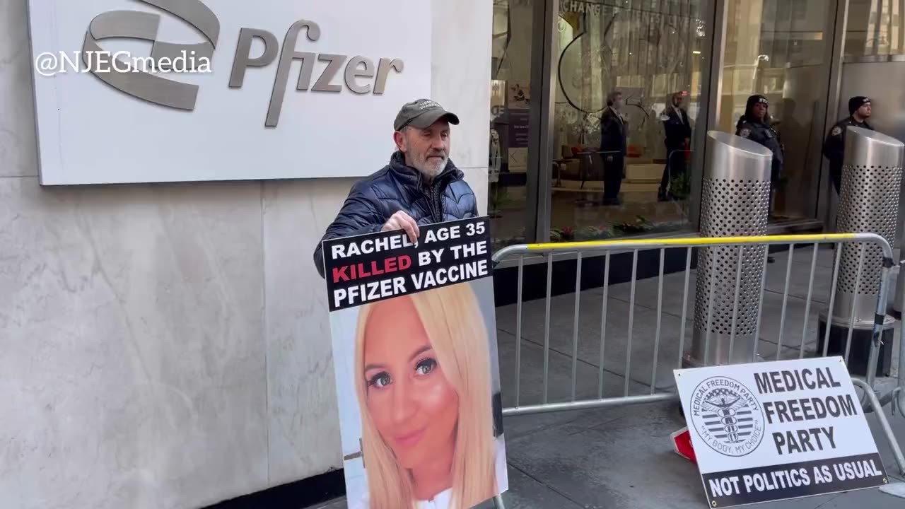 New York - Protest foran Pfizers hovedkontor for ofrene fra mRNA injektionerne.