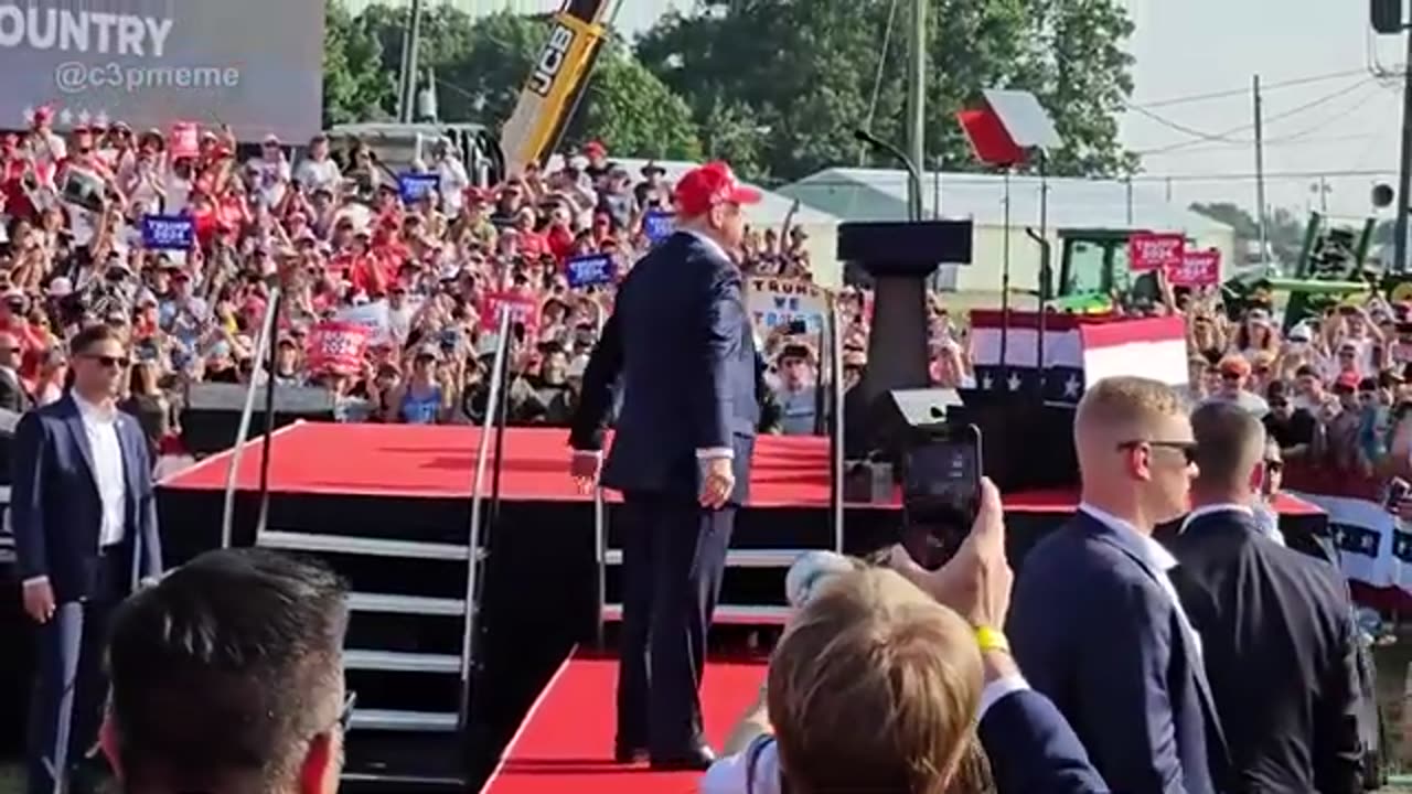 Full Video Of The Saturday Shooting Showing The Dead Body In The Crowd At The Trump Rally