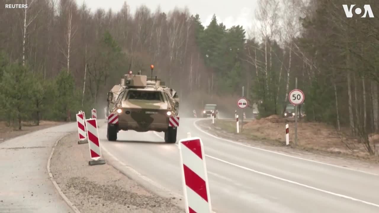 Hundreds of German Soldiers, Military Vehicles Arrive at Lithuanian NATO Base