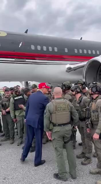 🇺🇲🦅 COMMANDER AND CHIEF 😎🙏🦅