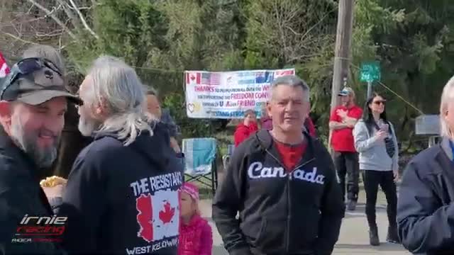 USA & Canada Hug at the Border - CANADA TO USA BORDER RALLY Osoyoos - Oroville