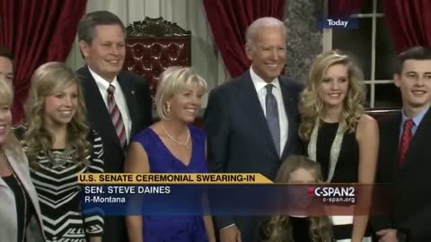 “OGNI LASCIATA E’ PERSA!!” (JOE BIDEN TOUCHING GIRLS COMPILATION)😱😱😱