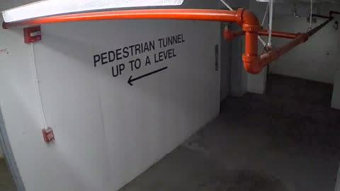 6013WHUGGELobby_2021-01-05_05h53min58s217ms.mp4