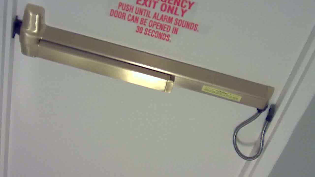 1441HSOB08SH838EExitStairs_2021-01-05_01h20min00s683ms.mp4