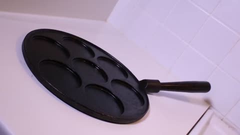 I Found Rusty Cast Iron Pan from Trash and Restored It --- AF invention