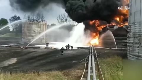 In Voronezh, they still cannot extinguish the oil depot 🔥