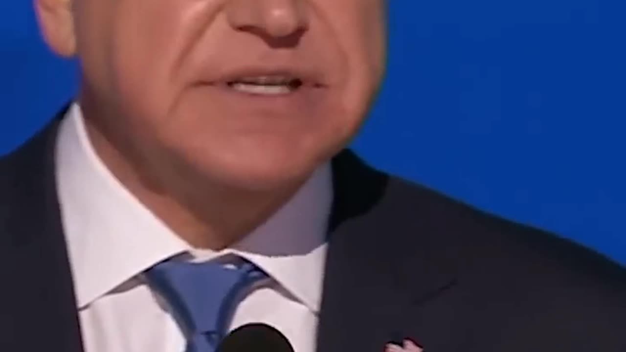 Tim Walz’s son Gus became tearful during his dad’s DNC speech