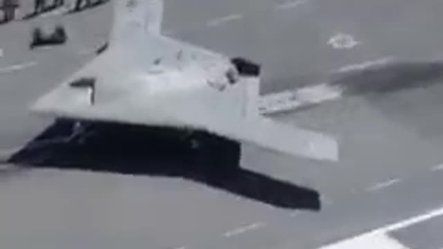 Top Gun (Maverick): Pilots being replaced with drones?!