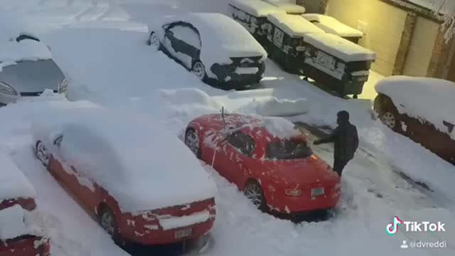 Funny and satisfying Snow Cleaning