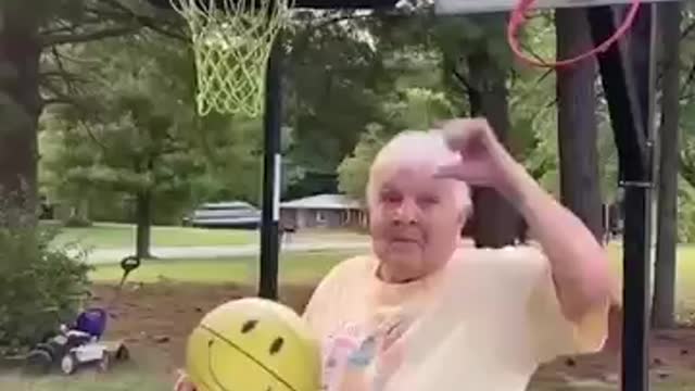 HE DID HIS OWN GRANDMA DIRTY 😭😭