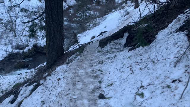 Steep River Ice Trail – Tamanawas Falls – Mount Hood – Oregon – 4K