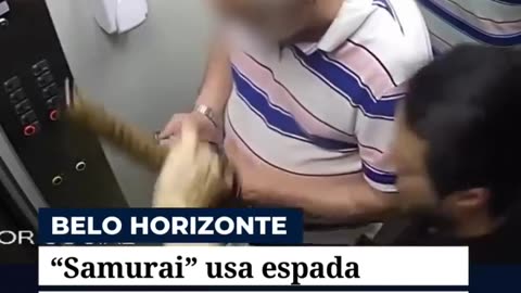 "Samurai"usa espada, impede furto e coloca ladrões para correr