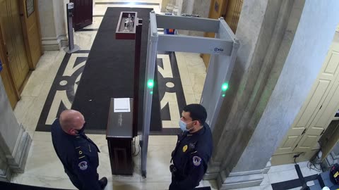 0163USCH01HouseCarriageDoor_2021-01-06_07h45min15s900ms.mp4