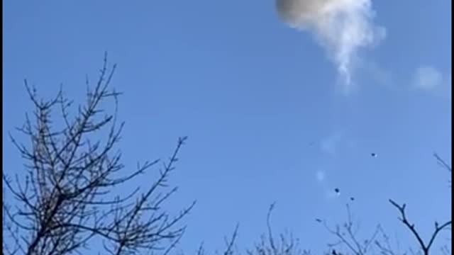 The Ukrainian Zu-23-2 shoots down a Russian Lancet drone.