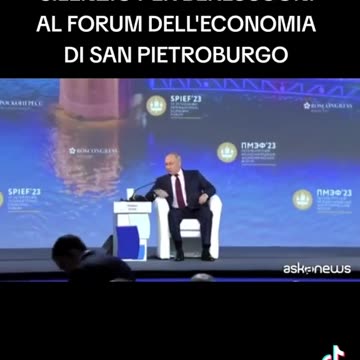 Putin chiede un minuto di silenzio in ricordo di Berlusconi