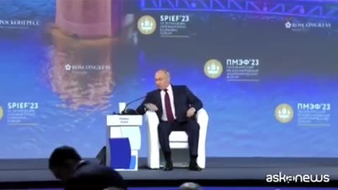 Putin chiede un minuto di silenzio in ricordo di Berlusconi