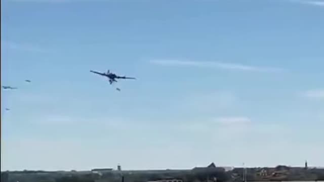 B-17 Has Mid-Air Collision With Another Plane At Dallas Air Show