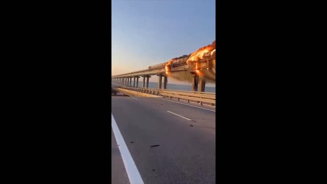 *Just Now* Ukrainian war - Crimean bridge burning