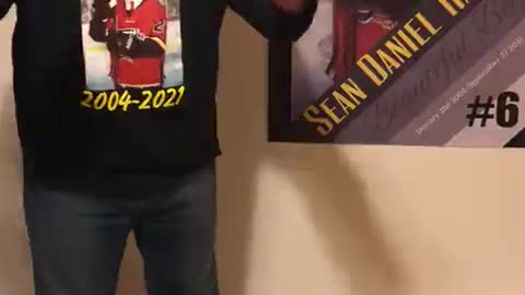 הבן שלו מת מהחיסון ויש לו מסר חד לפייזר