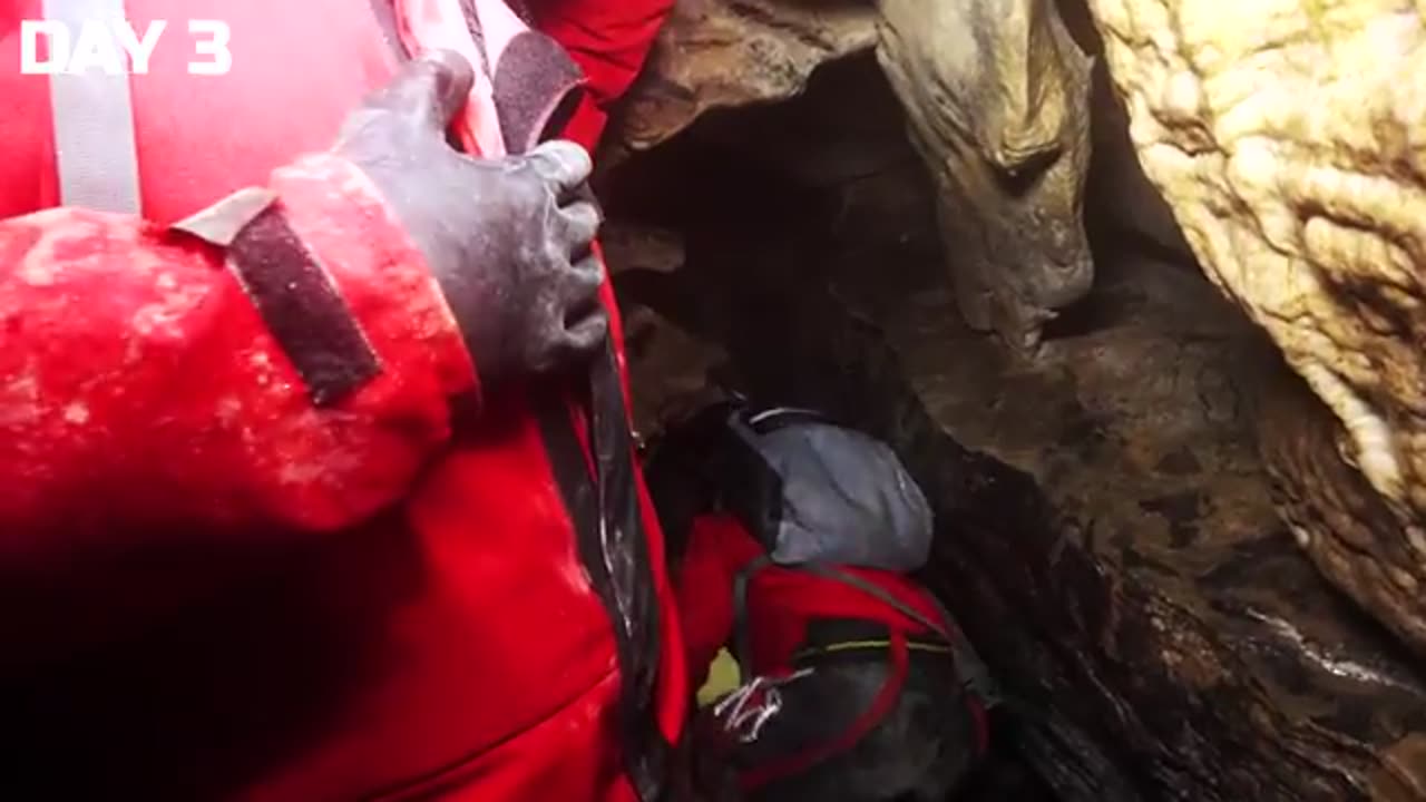 7 days stranded in a cave