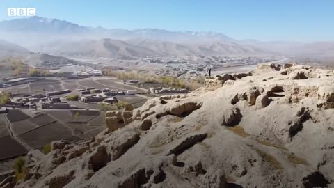 A tourist, in Afghanistan - BBC News