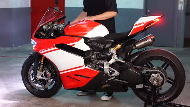 BMW Hp4 race and Ducati 1299 Superleggera | Exhaust Sound