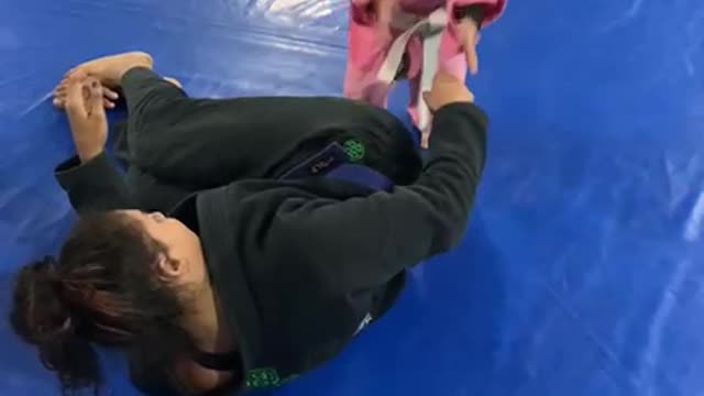 treino de jiu-jitsu infantil. Com Giovanna Carneiro