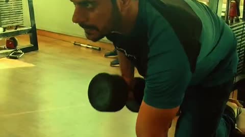 One Arm Dumbbell Row: Build a Stronger Back at the Gym || #gymlife101