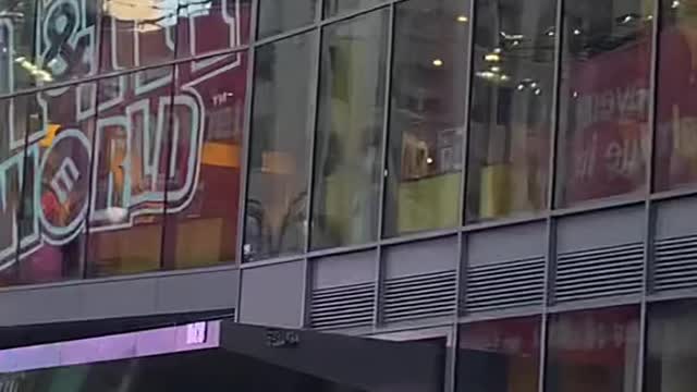 BAONE WAYபனWhy New Yorkers avoid Times Square pt 1เ1ಾ