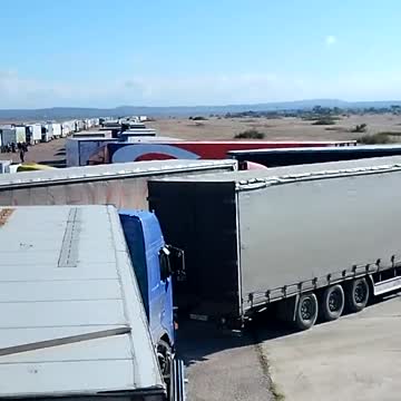 3-4 day wait for Crimean ferry