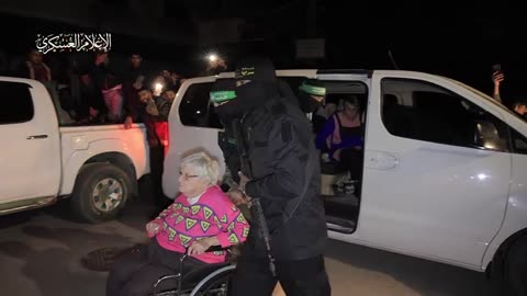 The moment the fifth batch of Israeli prisoners were handed over by the Hamas resistance to the Red Crescent