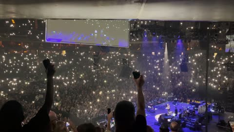 PEARL JAM CONCERT MN 2023 INTERMISSION