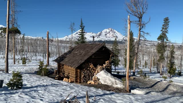 A Grave Mistake – Upper Three Creek Lake Sno-Park – Central Oregon – 4K