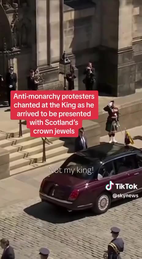 Anti-Monarchy Protestors Chant Not My King-Sky News