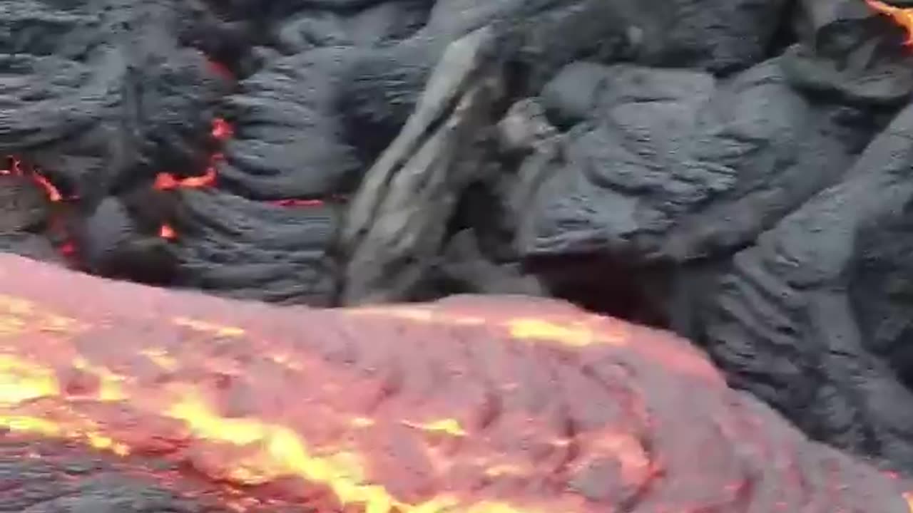 Banana thrown into Icelandic volcano lava. WILL IT SURVIVE