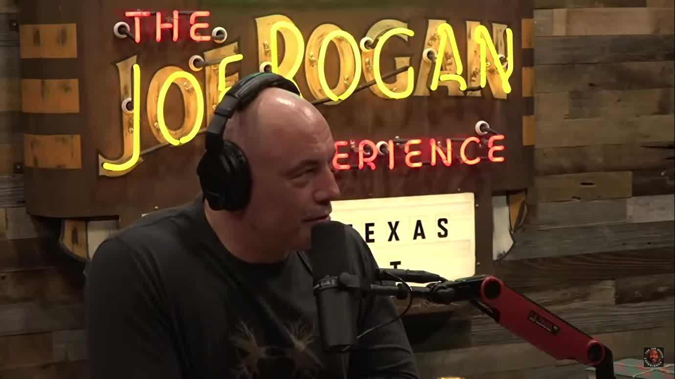 Joe Rogan talks about Media Rittenhouse lies