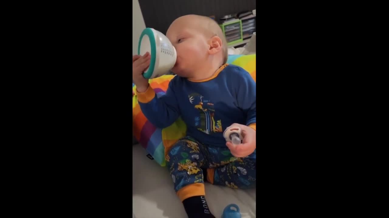 Baby boy has unique pre-bedtime routine