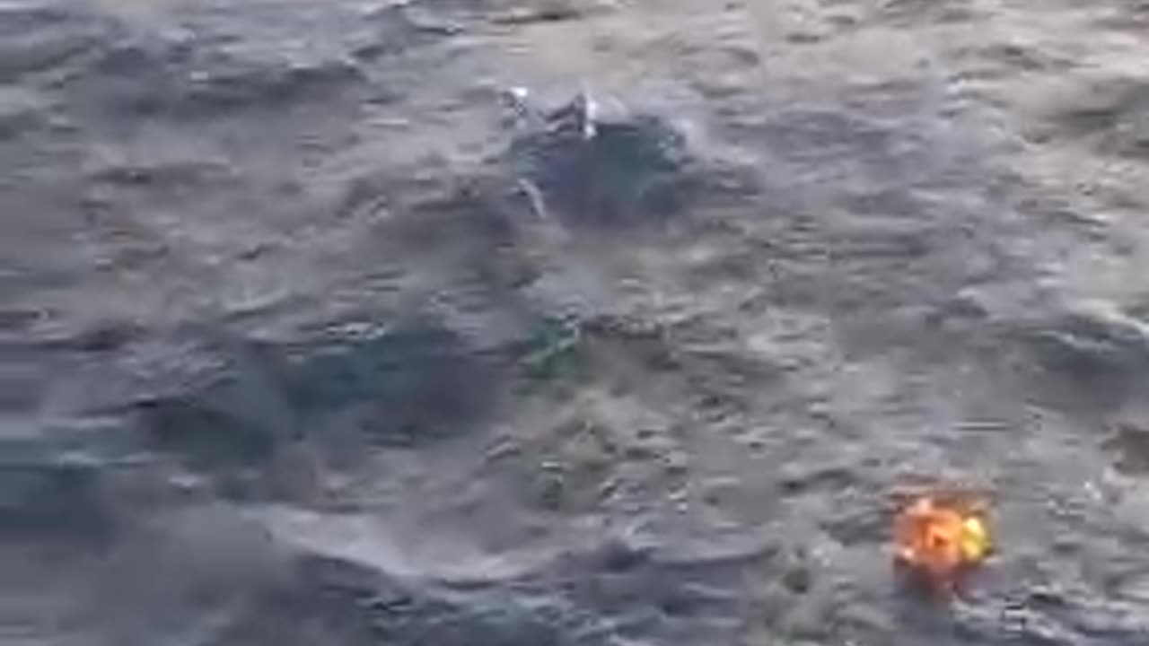 Naufrágio em Santa Catarina: resgate de pescador