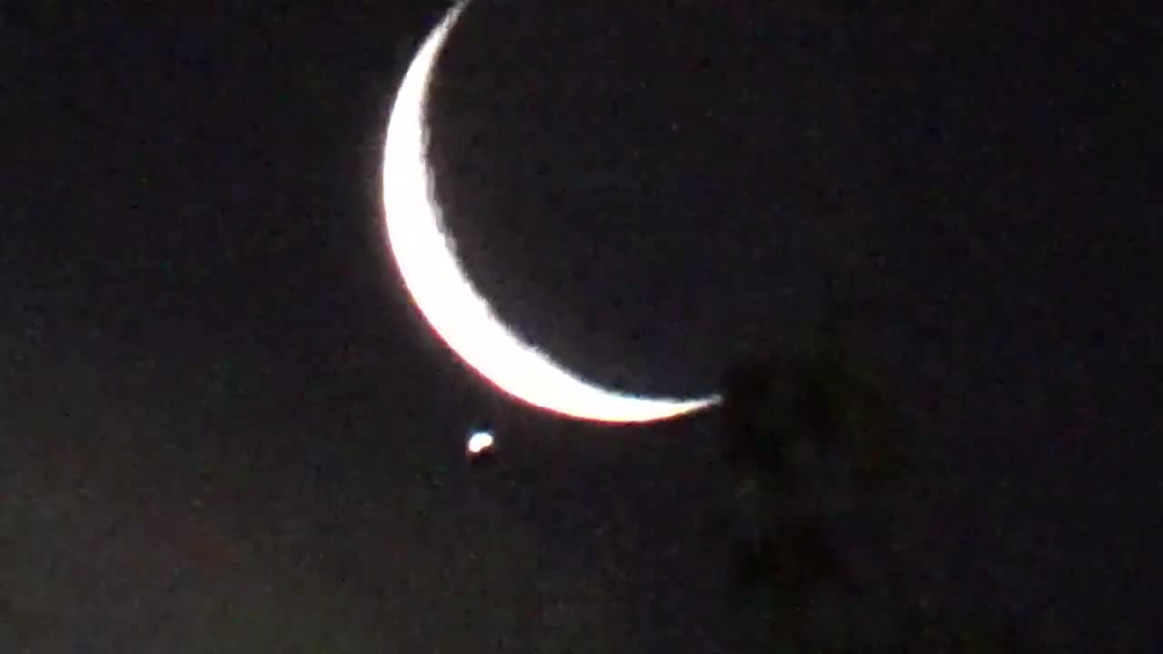 22 febrero2023 algo raro en la luna