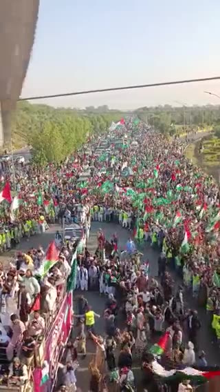 Pakistanis Protesting in Favor of PALESTINE